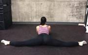 Gym girl doing her splits