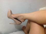 [F] Dangling heel and a bit of leg
