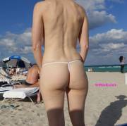 Topless beach (f)