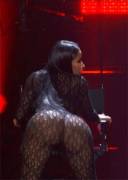 Nicki Minaj bounces her giant ass