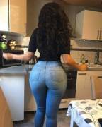 Big Booty in Jeans