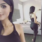 "Who's that behind me" (SSSniperwolf)