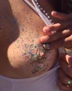 Brushing off some glitter [x-post /r/discotits]