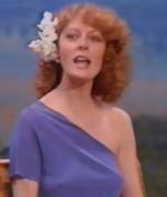 Young Susan Sarandon braless (video in comments)