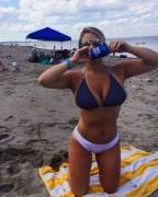 Apparently Bud Light does a body good, too...!