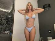 Incredible blonde reveals her titties