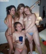 Drunk party only girls [pic]