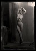 Dancer Eugenia Leezbinski photographed by Arnold Genthe (1920s)