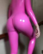 Model Oksana in pink