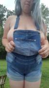 Blur hair big tits and overalls [oc]