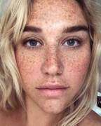 Kesha without make-up is so beautiful