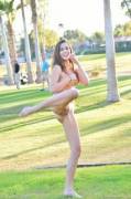 A karate kickin' Bailey nude on a golf course in Arizona!