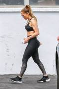 JLo in yogapants today