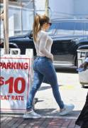 Jennifer Lopez's big ass in jeans