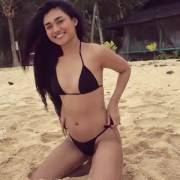 FilipinoFriday. Sexy bikini babe with a sweet smile