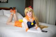 The cosplayer missed a few hours of the convention. She got a little tied up in her hotel.