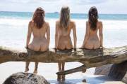 3 naked girls relaxing