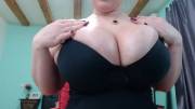 huge tits reveal