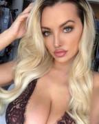 Lindsey Pelas is the Sexy Woman of the Day!