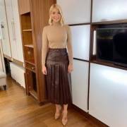 Holly Willoughby - Long Leather Skirt