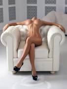 Elegant naked position