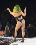 I can’t even begin to state my pure admiration for her buttcheeks