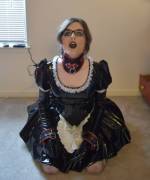 How may this dumb Sissy maid serve you?