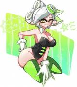 [altoooooon] Marie in a revealing outfit
