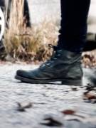 Can someone ID these combat boots?