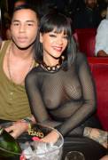 Rihanna wears no bra