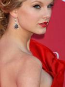 Taylor Swift red carpet nipple peek