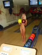 This cute girl loves to bowl naked