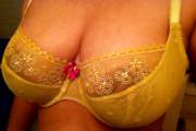 I love this yellow bra. (X-post to my subreddit /r/indianmilf) (f)