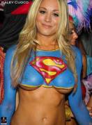 Supergirl Kaley Cuoco