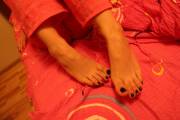 Victoria's secret pijamas and black toe nails !