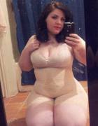 Thick chick selfie