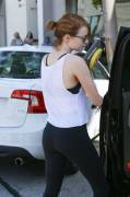 Emma Stone in yoga pants