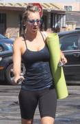 Cuoco leaving yoga...can any of you experts help? Top/bottoms? (ALBUM)