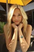 that's one of the cutest smieles i've ever seen (Alexis Ren)