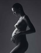 Miranda Kerr's pregnant nipples