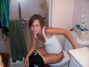 Young pissing girls (gallery 100 pictures)