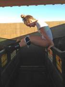 Real Girl Pees Between Dumpsters