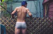 Whats over the fence (X-Post /r/cuteguybacks)
