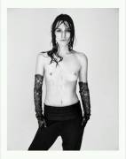 Keira Knightley's agreement for her topless shoot: no photoshop or touching-up of her chest or stomach. (via Interview Magazine)