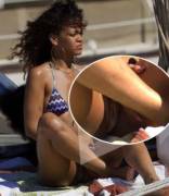 Rihanna's cameltoe exposed