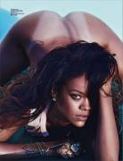You can almost see Rihanna's anus!
