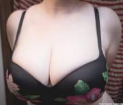 my wi[f]e / black bra / tits.