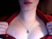 A pretty necklace [f]or you to check out... ;)