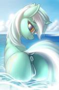 Lyra Heartstrings bathing (artist:fshydale)