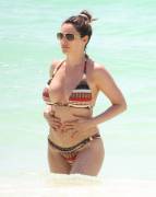 Kelly Brook topless on the beach (topless on the last couple pictures)